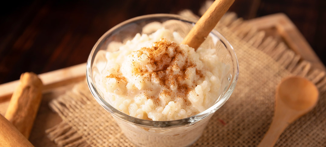 Arroz con leche sobre un vaso